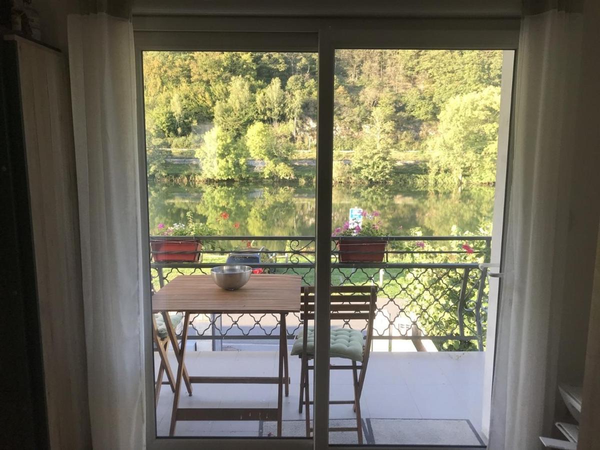La Rose Sur Meuse Villa Haybes Exterior foto