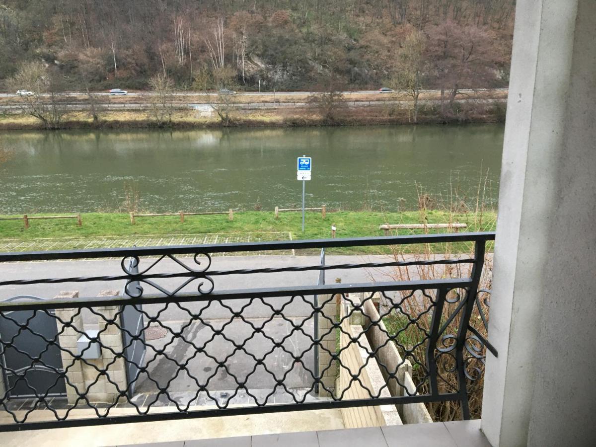 La Rose Sur Meuse Villa Haybes Exterior foto